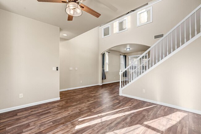 Building Photo - 5629 N Citrus Ln