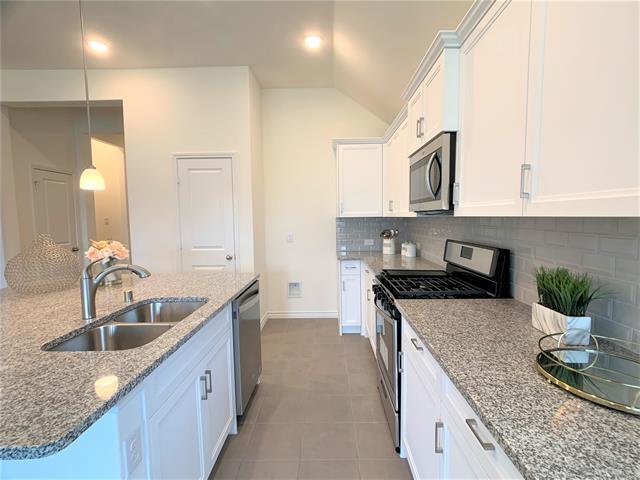 Building Photo - 7025 Tree Stand Pt