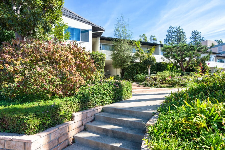 Building Photo - Haverford Apartments