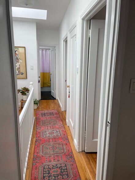 Building Photo - 3446 Corlear Ave