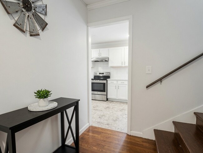 Building Photo - 3238 Amhurst Dr NW