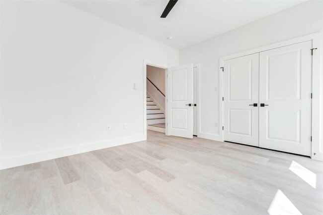 Building Photo - 5640 Dolores St