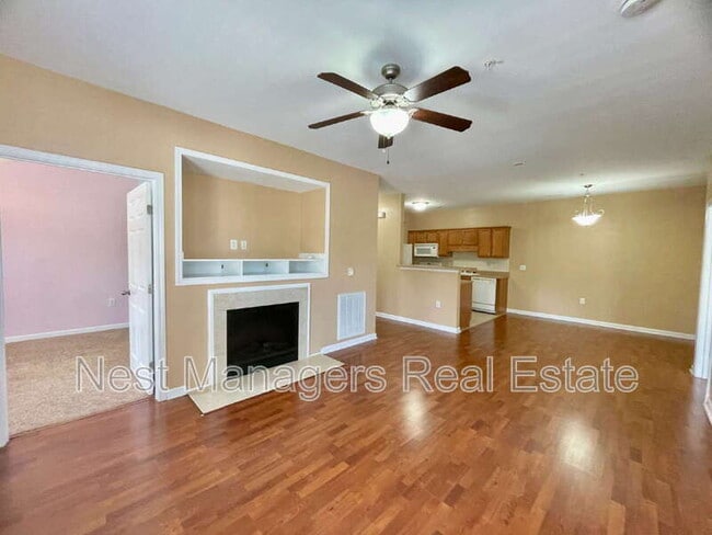 Building Photo - 635 Marshtree Ln