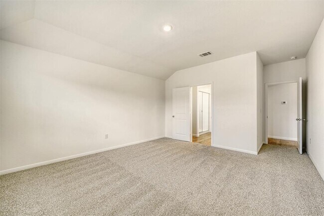 Building Photo - 1936 Bandito Bluff Pass