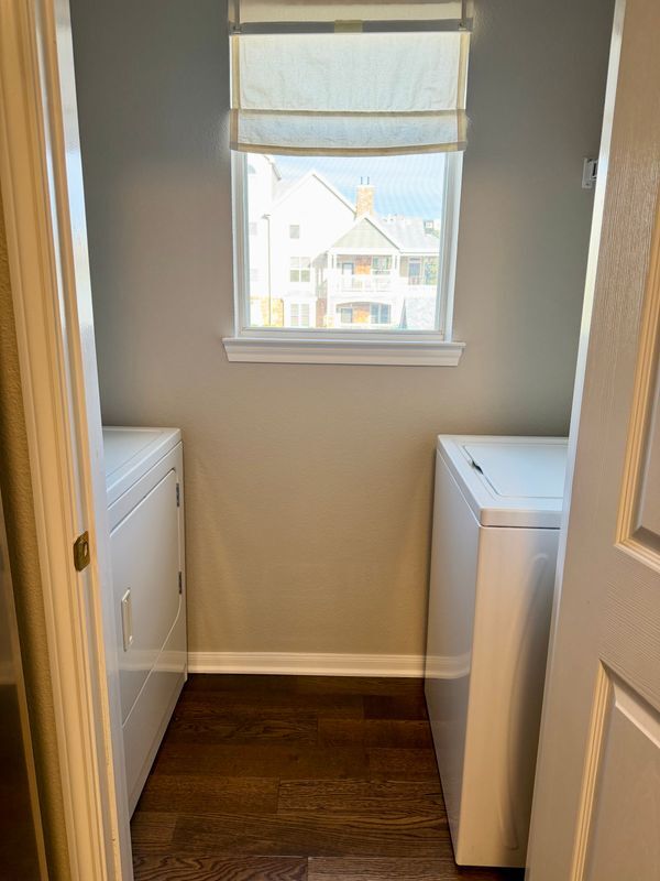 Building Photo - 6013 Castlegate Dr W