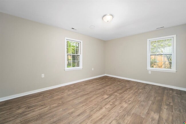 Building Photo - 9201 Rattlesnake Rd