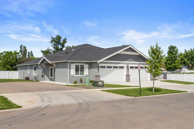 Building Photo - 1309 N Tschirley Rd