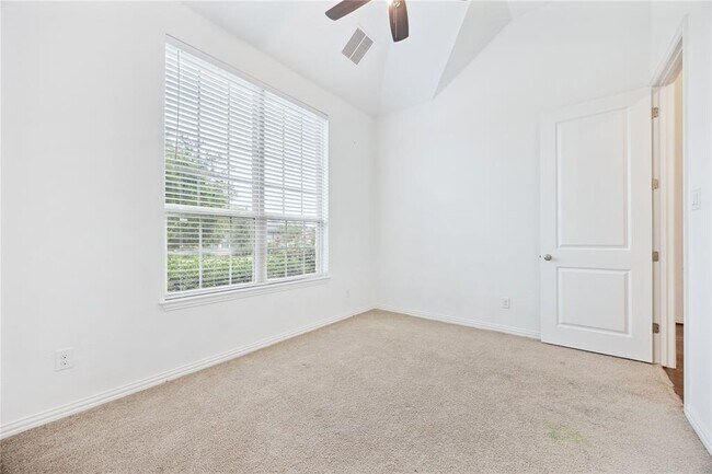 Building Photo - 1329 Marina Grand Terrace