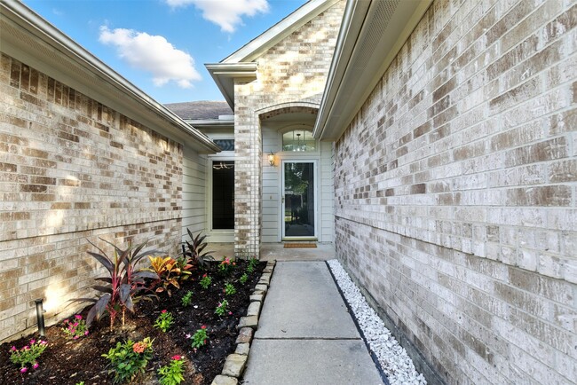 Building Photo - 2119 Hannover Way