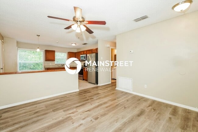 Building Photo - 3 Bedroom Pet-Friendly Home in Kissimmee, ...