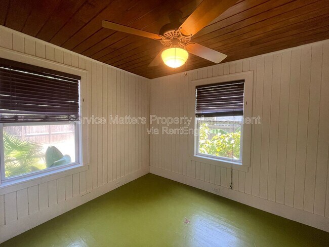 Building Photo - 2318 N 17th Ave