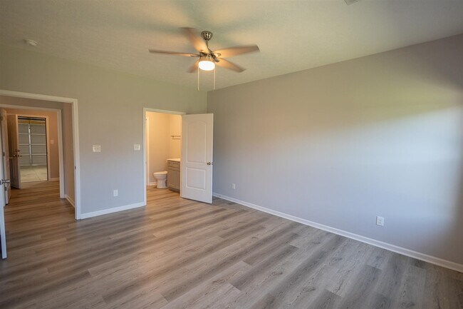 Building Photo - 2321 Trenton Ln