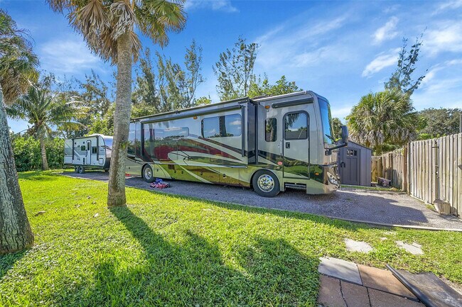 Building Photo - 8606 Arrowhead Dr