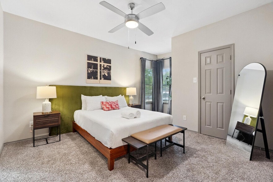 Building Photo - 12100 Metric Blvd