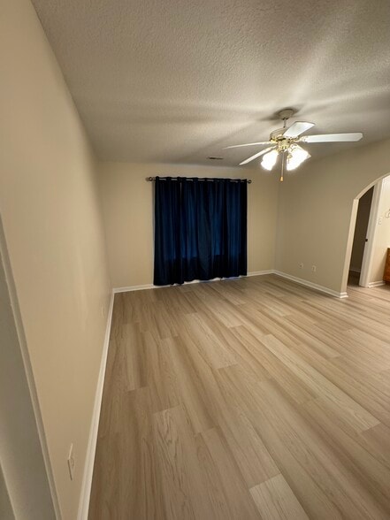 Master bedroom - 3553 Oak Villa Way