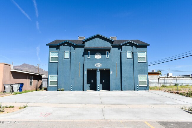 Building Photo - 9905 Taj Mahal St