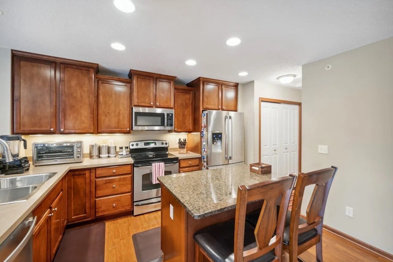 Building Photo - 5021 Dunkirk Pl N