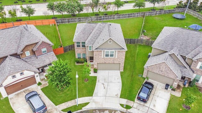 Building Photo - 18626 Each Elm Way