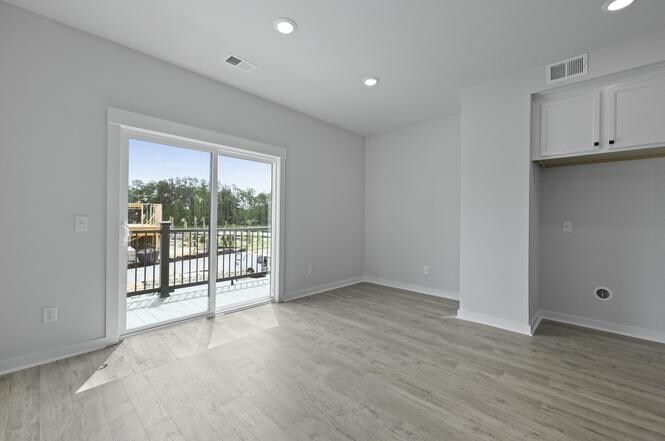 Building Photo - 211 Acres Dr