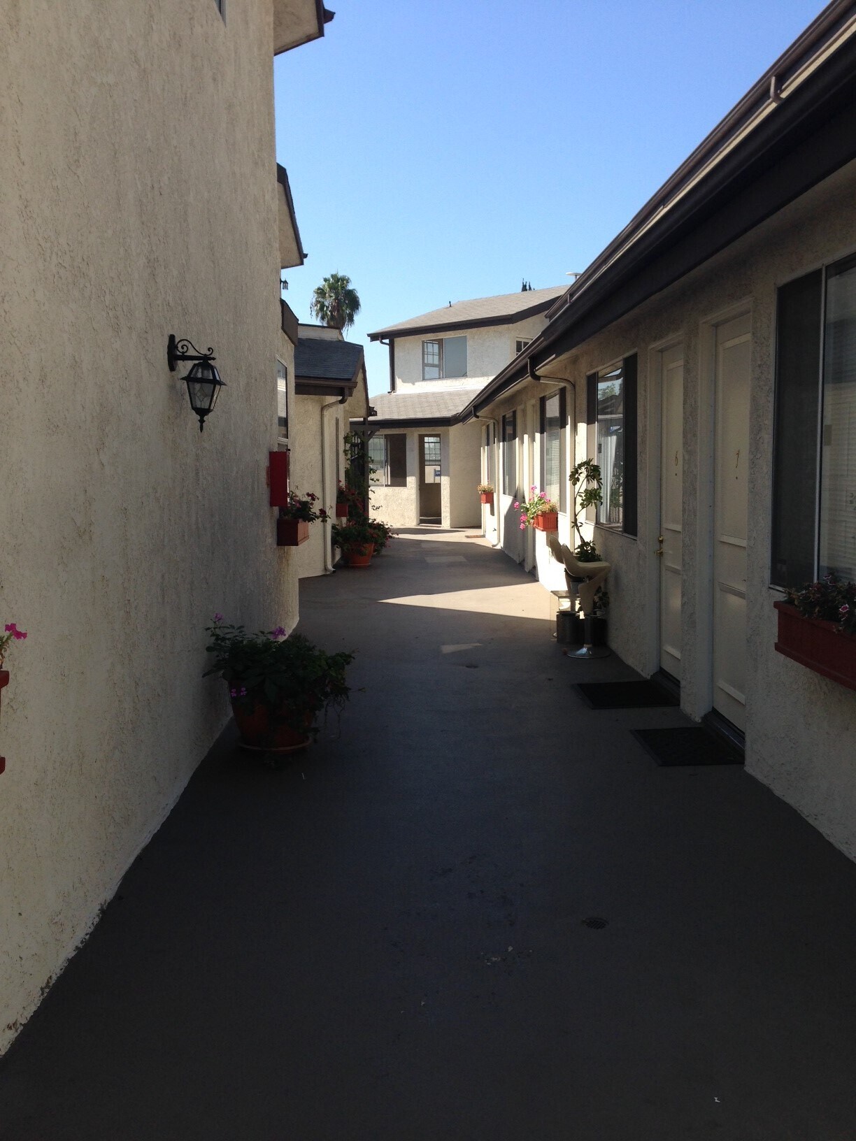 Building Photo - 7665 Fountain Ave