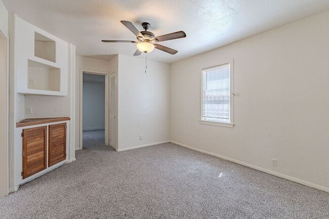 Building Photo - Centrally Located 4-Bed, 2-Bath Tucson Rental – Near U of A