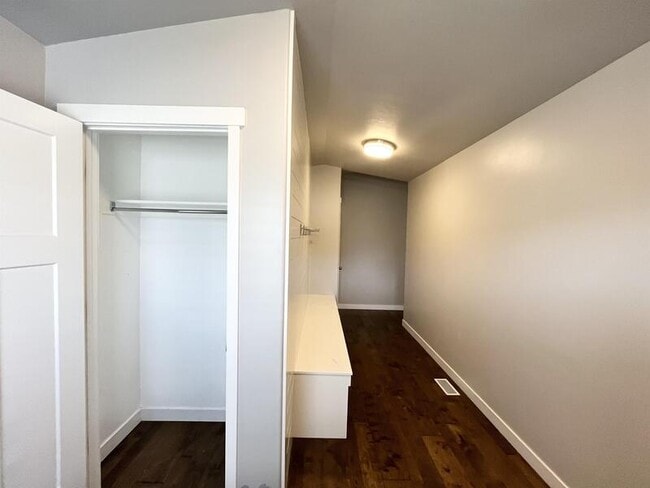 Building Photo - 621 Koins Way