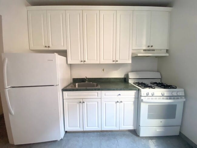 Primary Photo - 112 Marine Ave