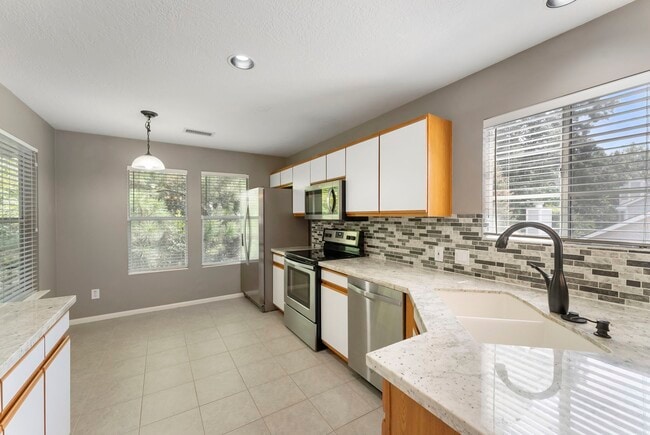 Building Photo - 17 N Spiral Vine Cir