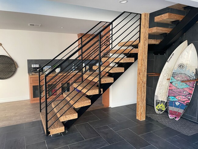 Building Photo - Stunning Huntington Harbour Townhome