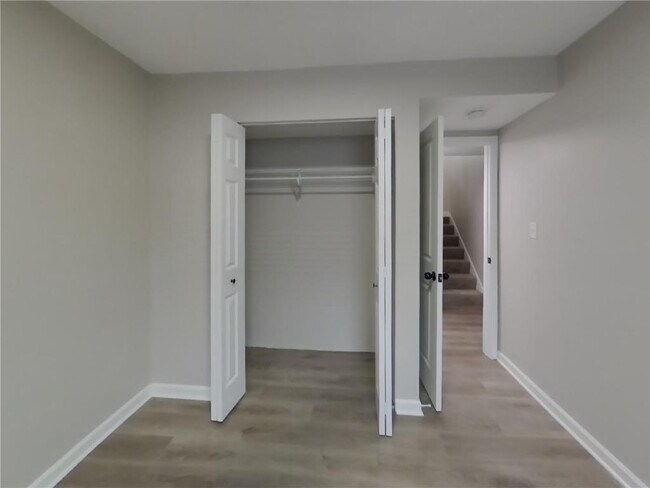 Building Photo - 1309 11th Ave W