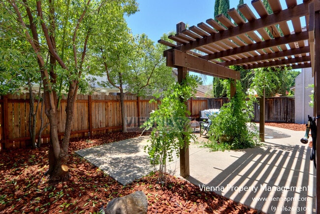 Building Photo - 5360 Delta Dr