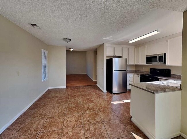 Building Photo - 3442 Chandler Cir
