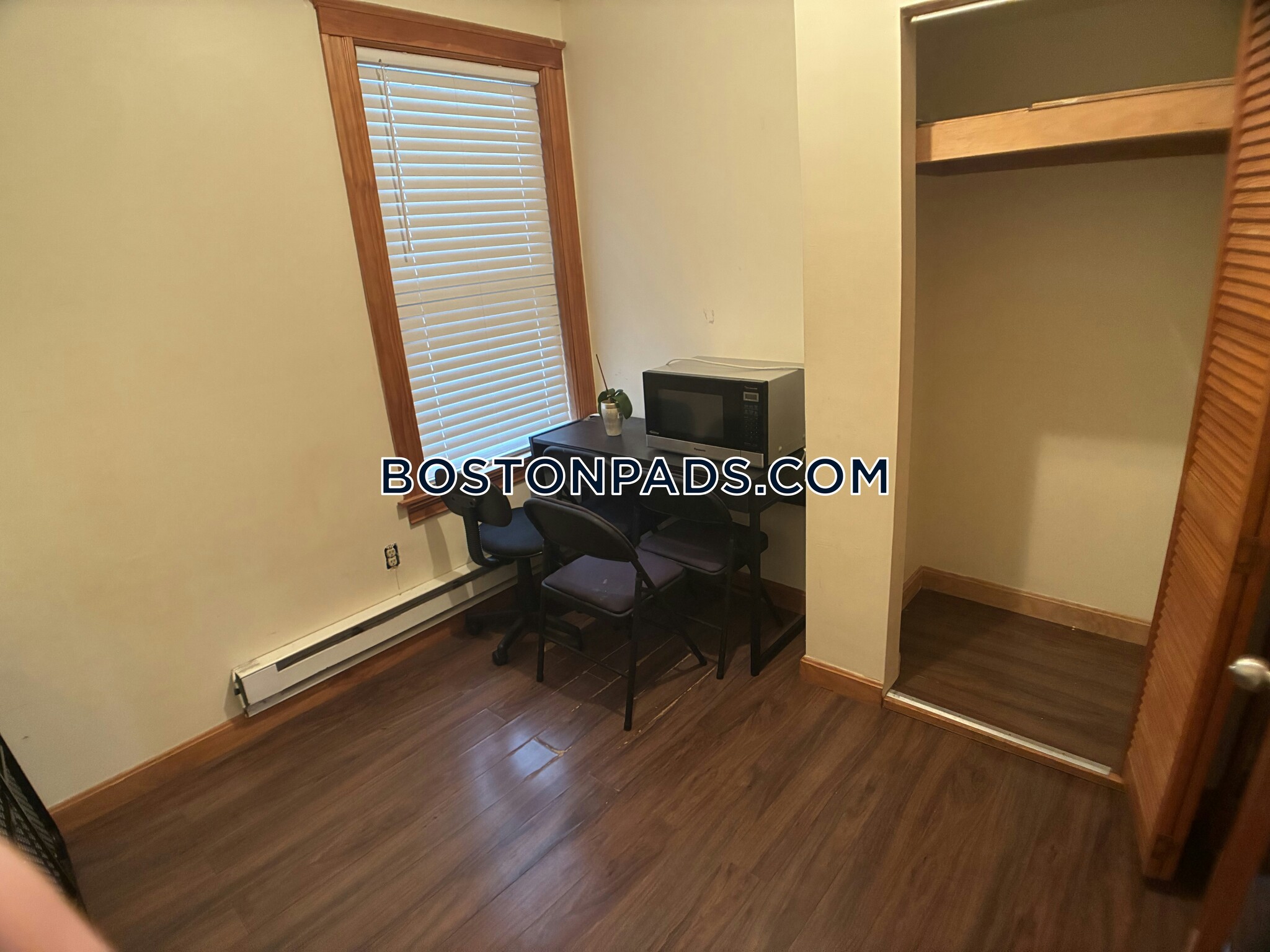 Building Photo - 739 Parker St