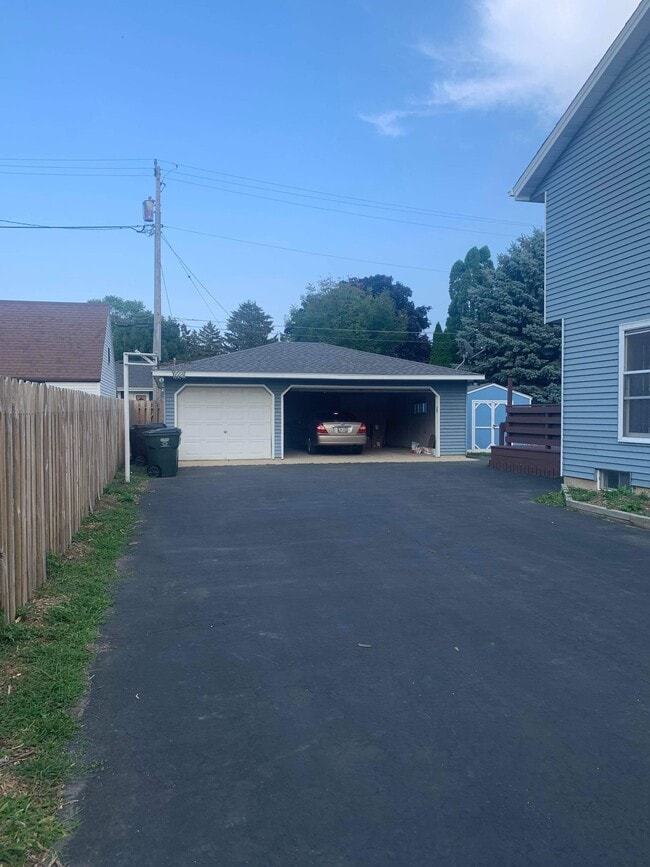 Building Photo - 4050 S Brust Ave