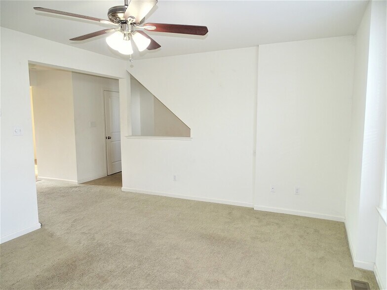 Building Photo - 126 Wheatstone Ln