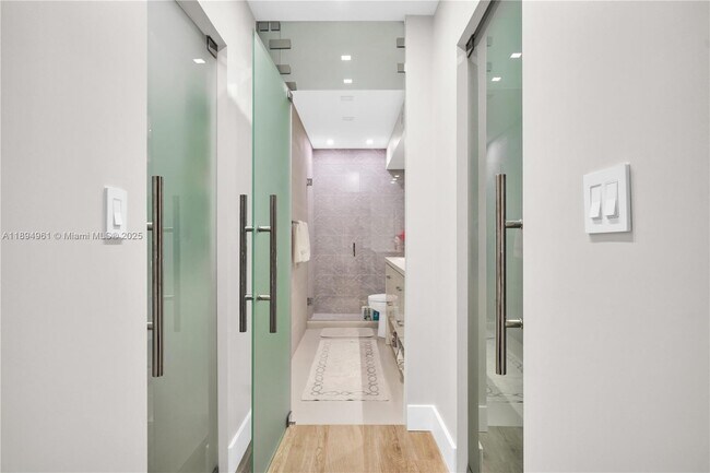 Building Photo - 1985 S Ocean Dr