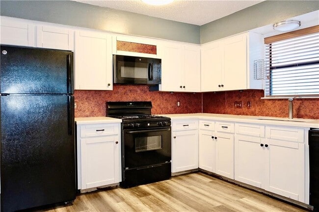 Building Photo - 12808 Irongate Ave