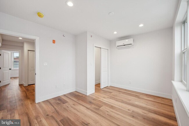 Building Photo - 1255 Leopard St