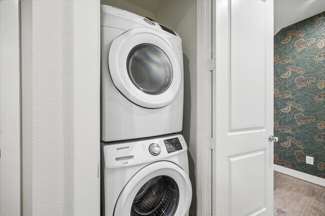 Building Photo - 5209 Allen St