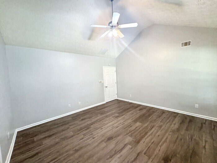 Building Photo - 2045 Parador Bend