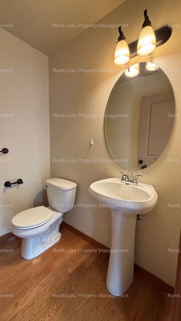 Building Photo - Beautifully Updated 3-Bedroom Home in Lynnwood – Convenient & Move-In Ready!