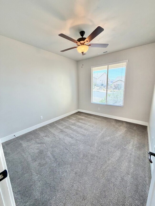 Building Photo - 1496 W 460 N