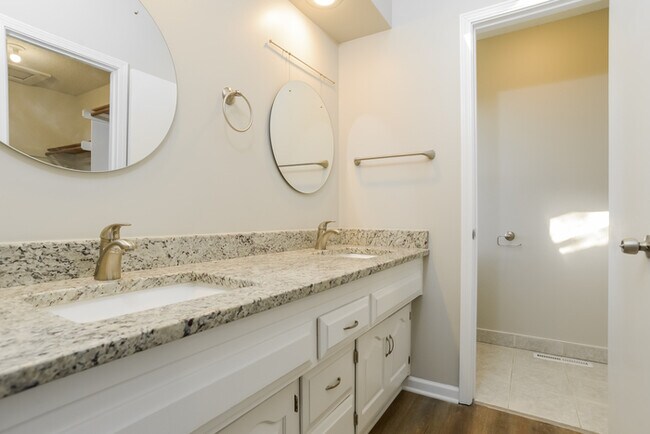 Building Photo - 11413 W 106th St