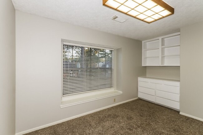 Building Photo - 5111 Natural Bridge Dr