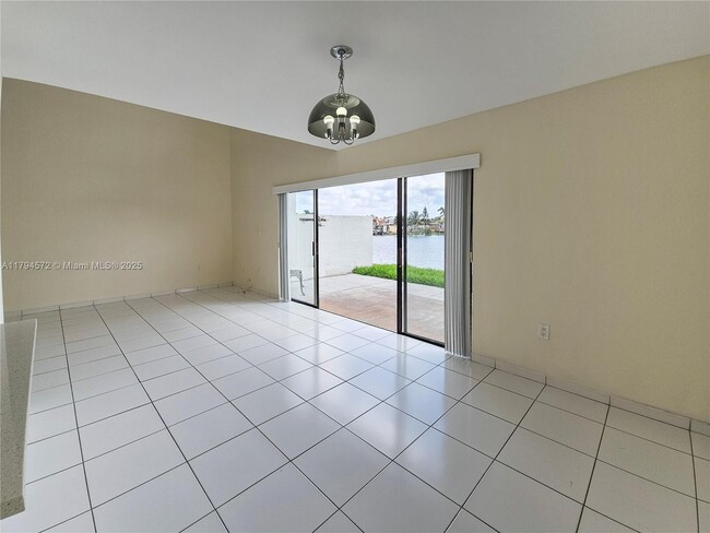 Building Photo - 1341 SW 124th Ct