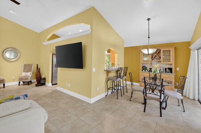 Building Photo - 190 Temple Ave