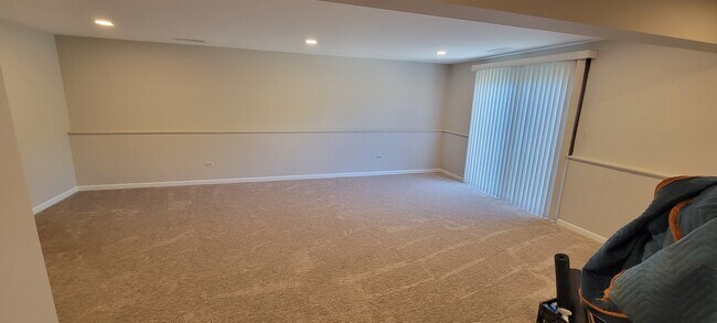 Building Photo - 608 Trent Ln