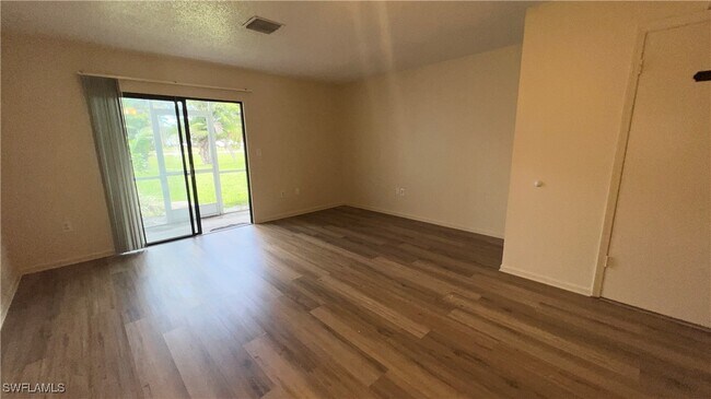 Building Photo - 13160 Kings Point Dr