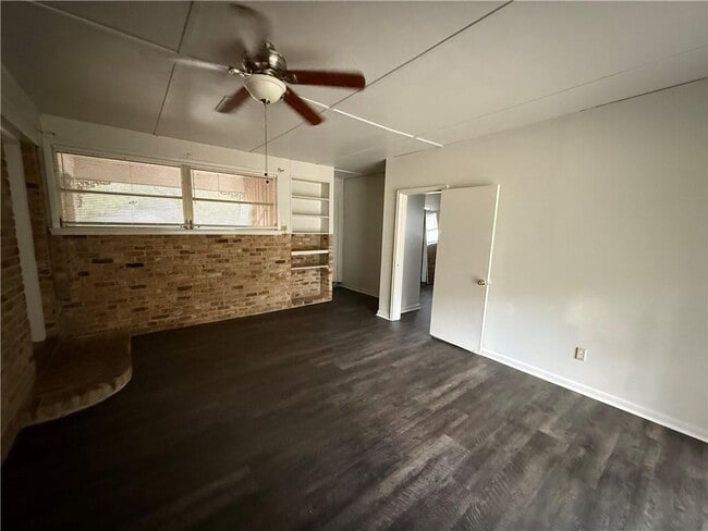 Building Photo - 2465 Rothfield Pl