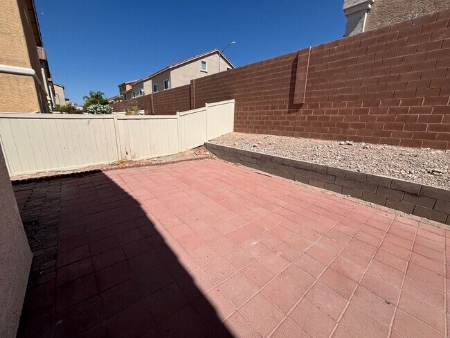 Building Photo - Charming 3-Bedroom Home with Modern Comfor...